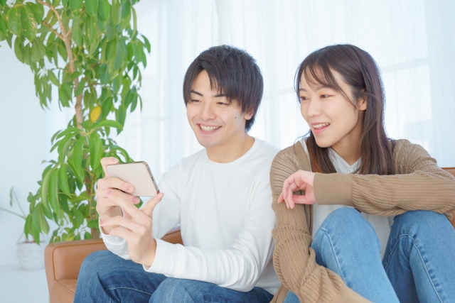 結婚前に同棲したほうが良い？結婚前同棲のメリットとデメリットのイメージ画像