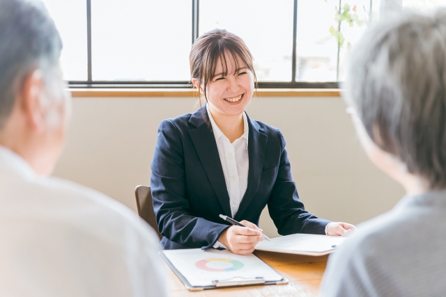 出会いを求めるシニアが増加中!?婚活するシニアが増えている背景と注意点